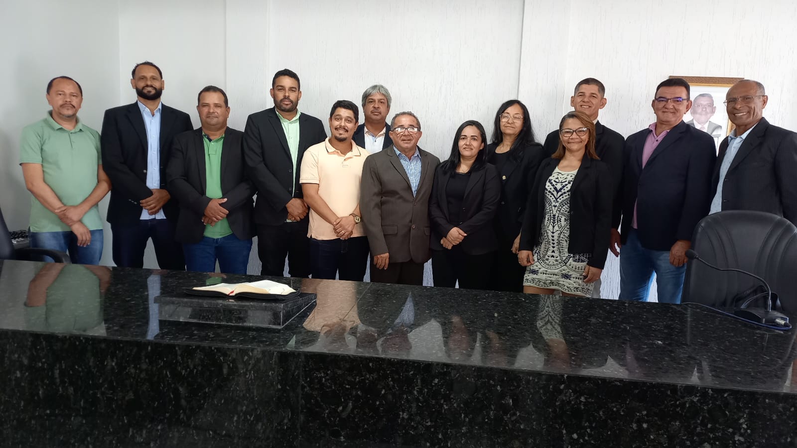 VEREADORES APROVAM PROJETOS DE LEIS POR UNANIMIDADE